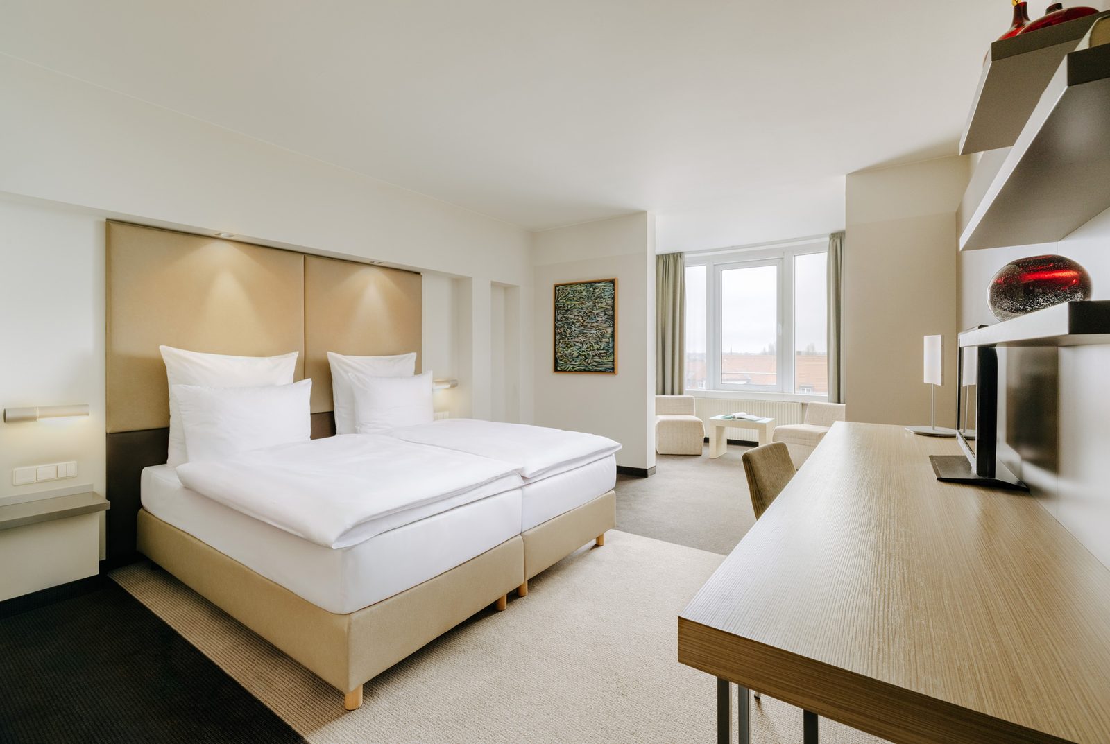 Innenansicht eines Hotelzimmers im Estrel Berlin