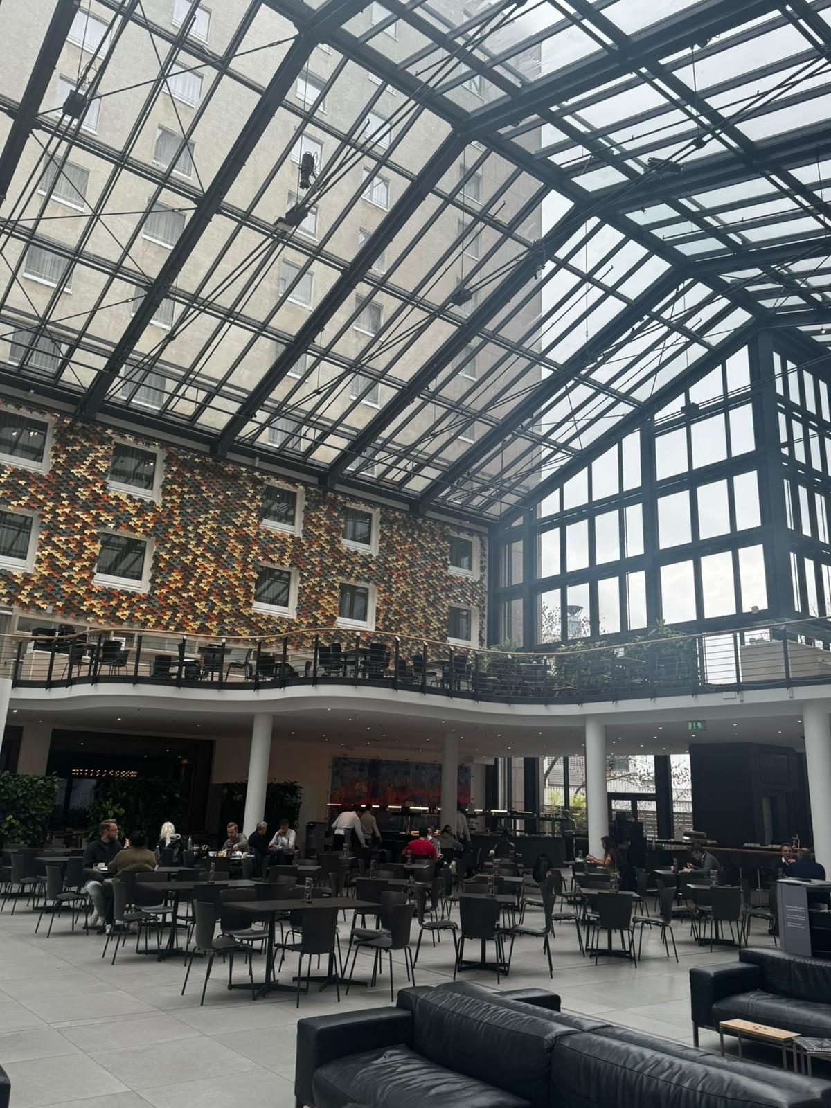 Haupteingang des Estrel Congress Center